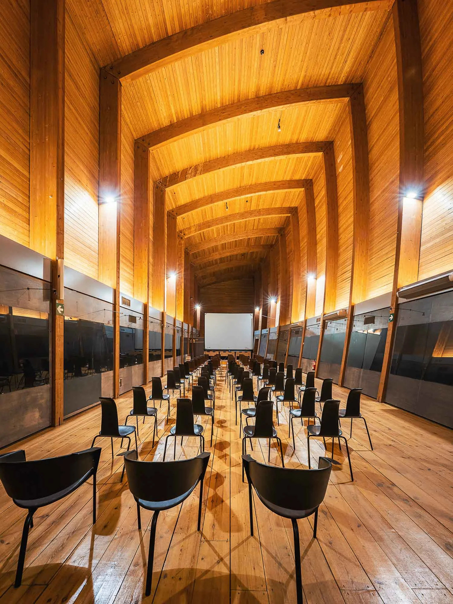 Fotografía editorial de arquitectura en Sevilla — Sala La Quilla, FIDAS Pabellón de Finlandia