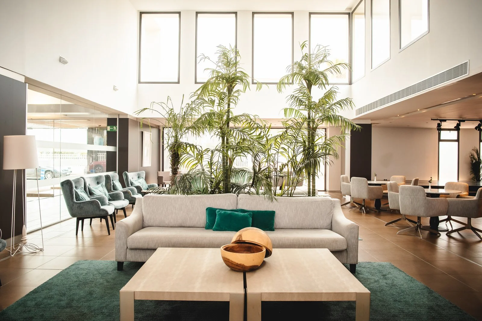 Green Decorum — Interiorismo vegetal en hoteles de la Costa de la Luz — fotografía editorial de José Laguna Studio en Cádiz — Costa de la Luz